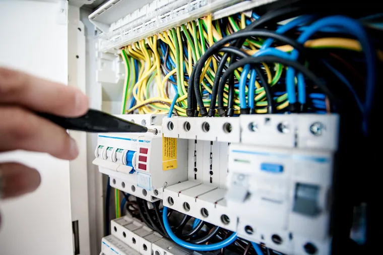 Mise aux normes d'un tableau électrique résidentiel par un électricien Provence Elec